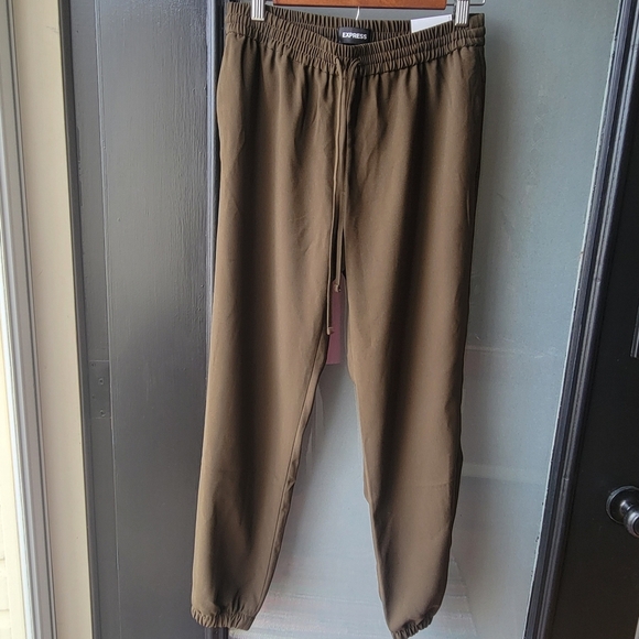 Express NWT Military Green Mid Rise Ankle Joggers Women’s Size XS - Picture 1 of 11